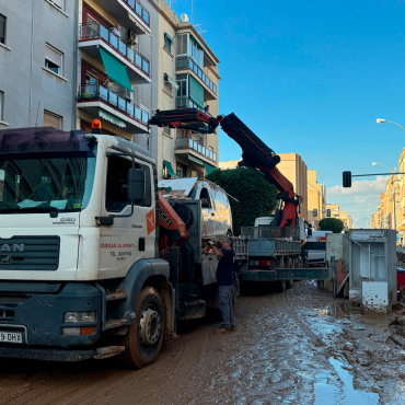 Los transportistas valencianos realizan propuestas para asegurar los suministros y la actividad económica frente a la DANA